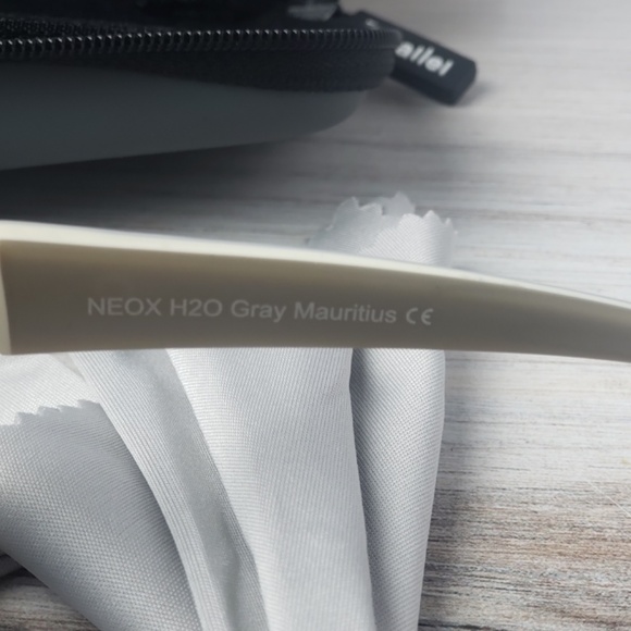 New! Parallel Acadia polarized sunglasses with case, sleeve, and box - Picture 5 of 10